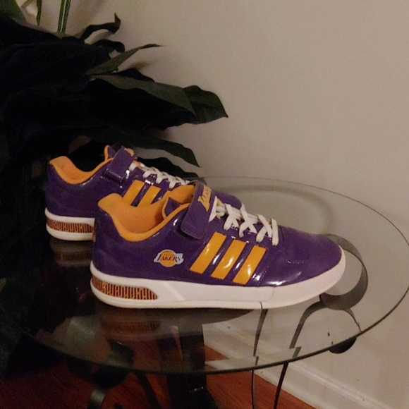 lakers shoes adidas